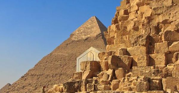 Ruinele Unei Clădiri Antice Imense Descoperite La Sud De Cairo