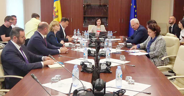 Завтра демократы выдвинут вотум недоверия правительству Санду.