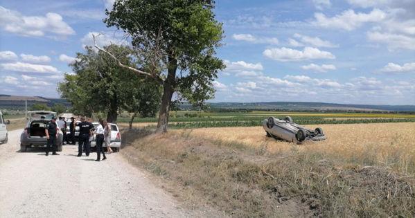 В результате ДТП во Флорештском районе перевернулся автомобиль.