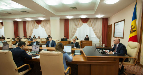 Aprobat: Persoanele juridice vor putea fonda asociații obștești