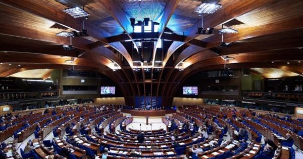 ПАСЕ напомнила Украине о необходимости приглашать наблюдателей на выборы.
