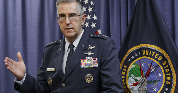 Командующего ядерными силами США обвинили в домогательствах к полковнику.