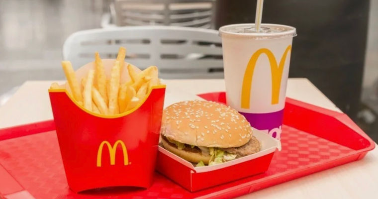 Ученые раскрыли секрет, почему Coca-Cola из McDonald"s кажется вкуснее.