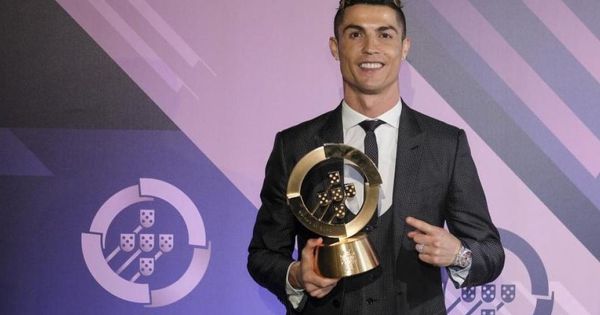 Cristiano Ronaldo, desemnat fotbalistul anului 2017 în Portugalia.