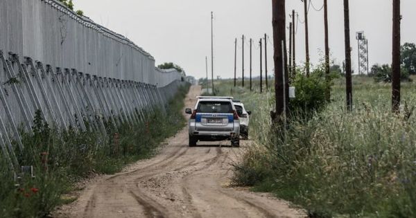 Греция ужесточает границу с Турцией.