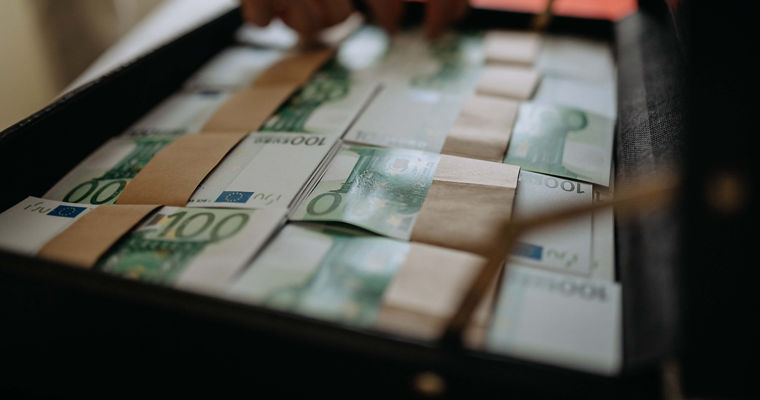 Гражданку Украины оштрафовали в Молдове за попытку вывезти более 20 тысяч евро.