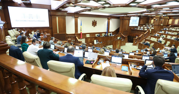 Депутаты о проекте бюджета: Тяжелые времена и четыре года впереди.