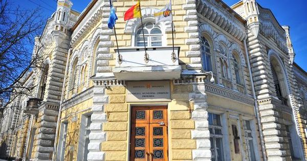 Ajutoare materiale unor persoane în preajma sărbătorilor de Paști