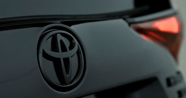 Toyota Prius готовится к смене поколения: новое видео и дата премьеры.