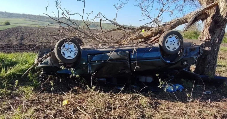 В Бричанском районе пьяный водитель не справился с управлением: погиб пассажир.