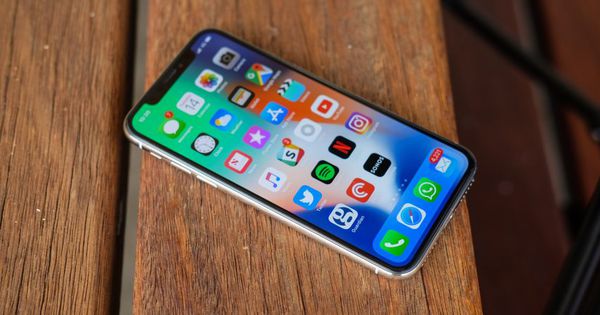 Eşecul iPhone X afectează Samsung. 