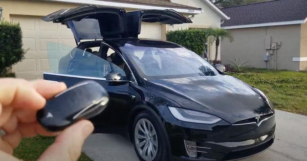 Tesla подняла цены на флагманские модели своих автомобилей.