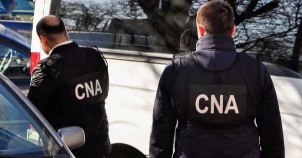 Directorul unei şcoli profesionale din Chişinău, reţinut de CNA. Foto: cna.md