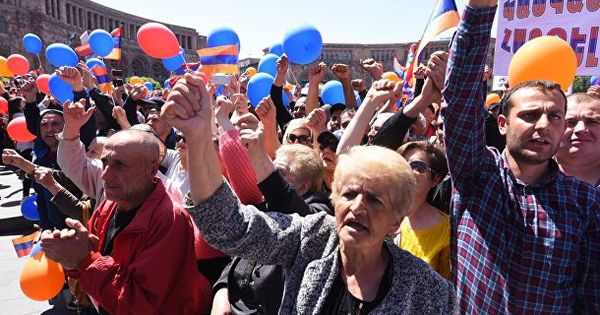 Сторонники Пашиняна заявили о намерении митинговать в Ереване "до победы".