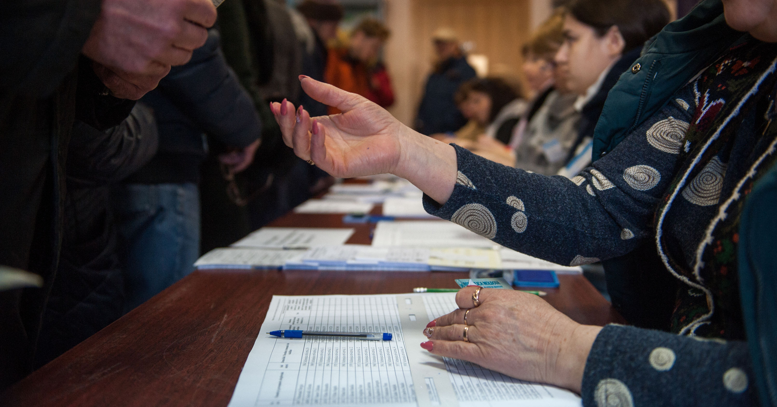 ЦИК аккредитовал 7 международных и 75 молдавских наблюдателей на выборах.