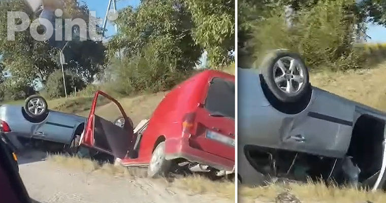 В аварии участвовали три автомобиля.