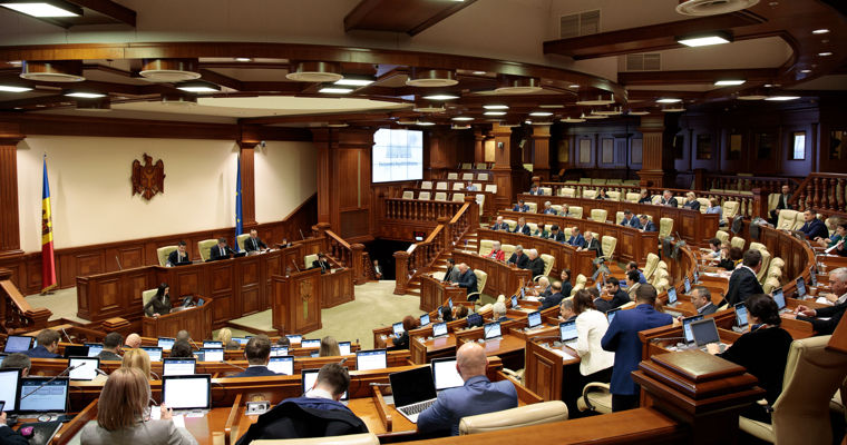 В парламенте отклонили инициативы по борьбе с наводнениями и очистке реки Днестр.