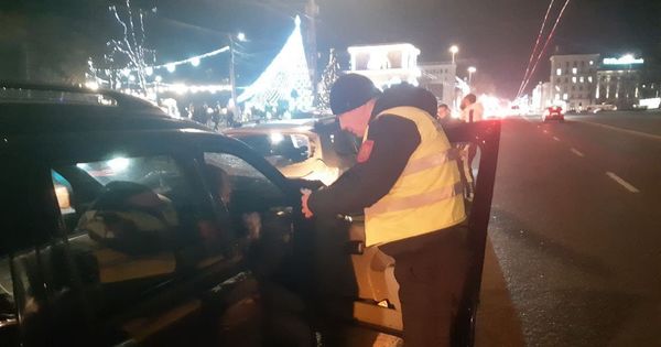 В Кишиневе произошло ДТП возле новогодней елки: столкнулись 3 авто