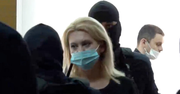 Экс-депутата Виолету Иванову доставили в суд