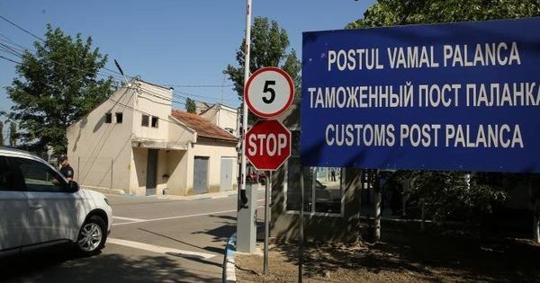  На пункте пропуска видеосистема будет автоматически считывать номерные знаки транспортных средств.