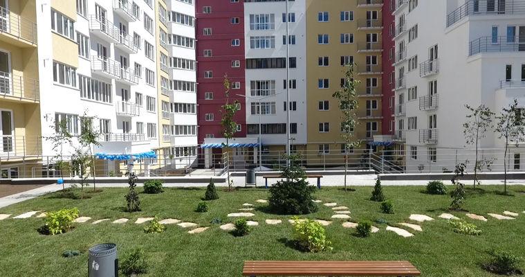 В Кишиневе ко Дню Европы сдали первые два "евродвора".