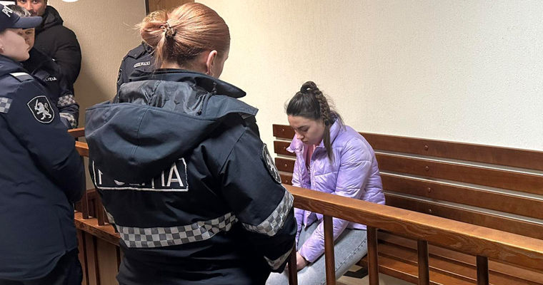 Экс-инспектор полиции в суде признала вину за смертельное ДТП в Сынжере.