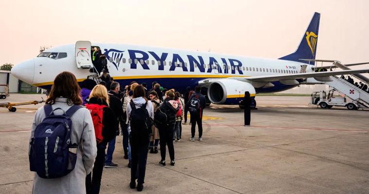 Авиакомпания Ryanair отменяет рейсы по всей Европе.