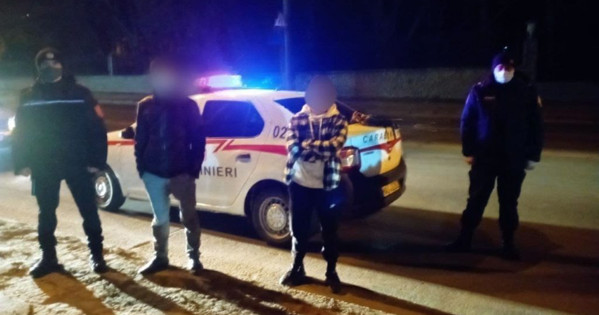 В Кишиневе карабинеры задержали воров с “добычей”.