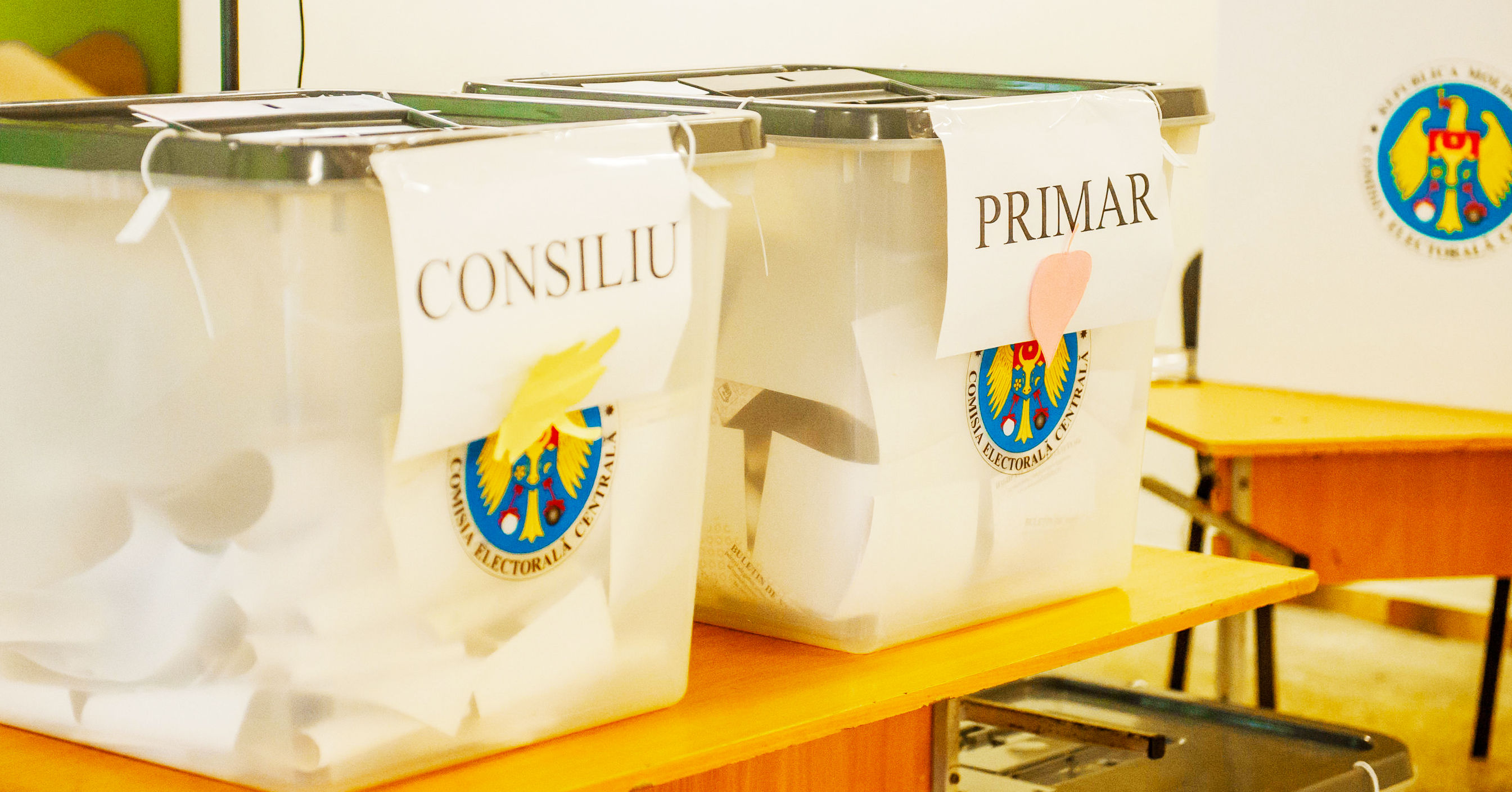 На всеобщих местных выборах будут избраны 898 примаров и 11 058 советников.
