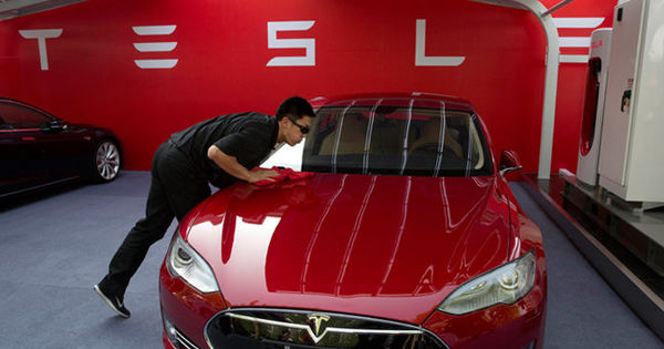 Рыночная стоимость компании Tesla превысила $1 триллион.
