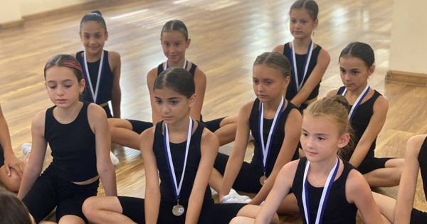 Гагаузские гимнастки победили на своих первых международных соревнованиях.