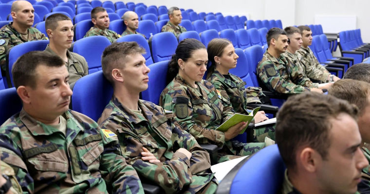 Минобороны готовит военных к международным операциям по стандартам НАТО.