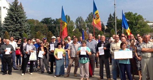 Amnesty International призывает к уважению прав мирных демонстрантов.
