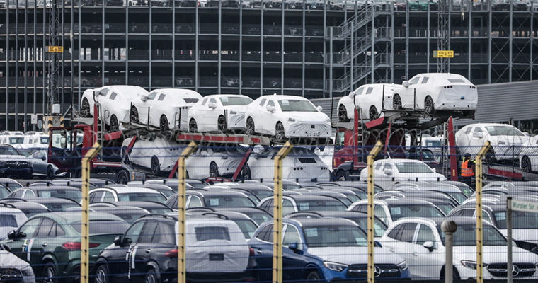 Автопроизводители в ЕС понесли убытки более €8 млрд из-за пошлин Трампа.