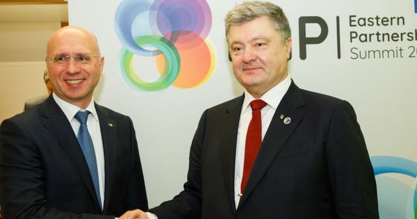 Филип и Порошенко провели официальную встречу.