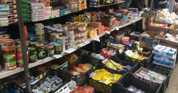 Магазины смогут жертвовать продукты с истекающим сроком годности.