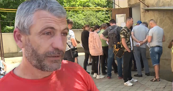 Вакцинированные граждане возмущены, что им нужно сдавать тест для выезда из страны. Коллаж: Point.md