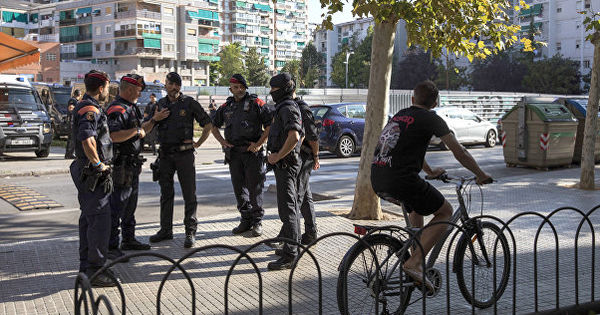 Семья напавшего на комиссариат в Испании планирует подать жалобу на полицию.