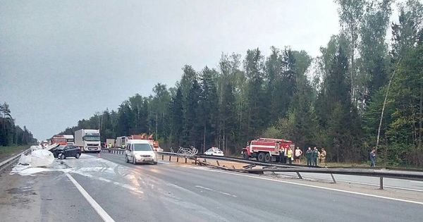 9 человек пострадали и 2 погибли в результате трех ДТП на трассе во Владимирской области.