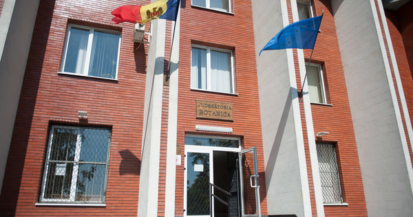 С начала года прокуроры направили в суд более 7 000 обвиняемых.