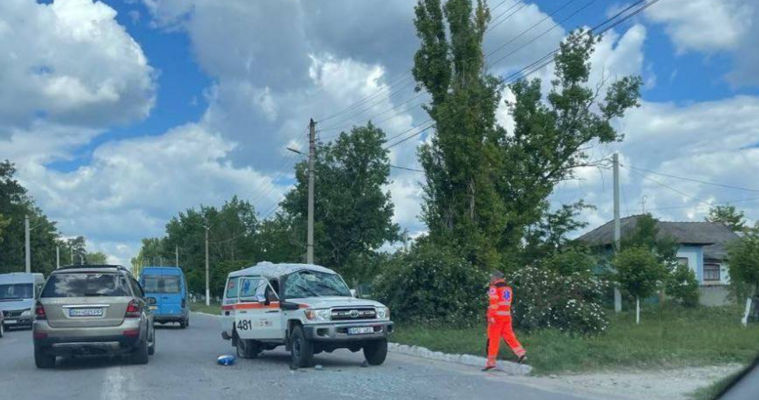 ДТП с участием скорой помощи в Чадыр-Лунге: есть пострадавшие.