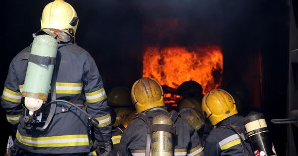 Instruire la temperatura de 900 grade celsius.