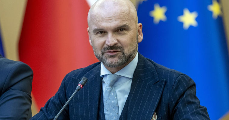 Премьер Польши попросил миллиардера разработать предложения по сокращению бюрократии.