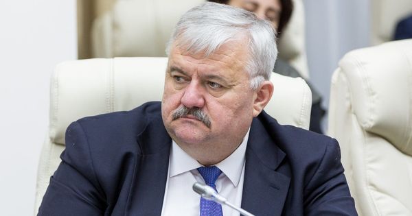 Министр образования Игорь Шаров. 