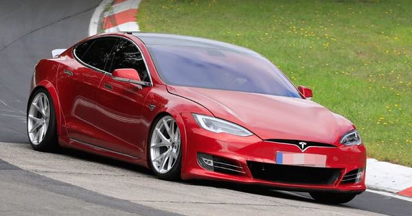Названа дата начала производства нового электромобиля Tesla.