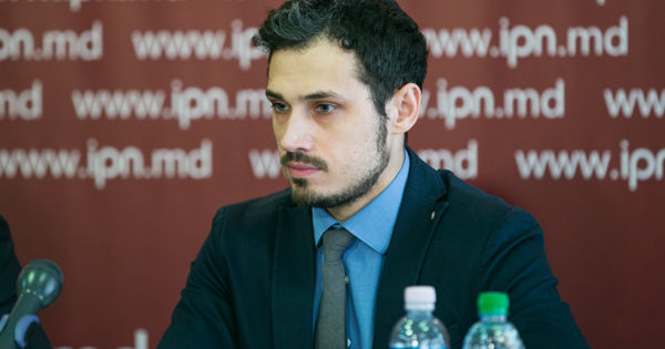 Политолог Дионис Ченуша.