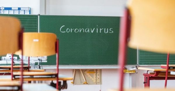 Десять классов в Каушанском районе закрылись на карантин после того, как 12 учеников заразились COVID-19.