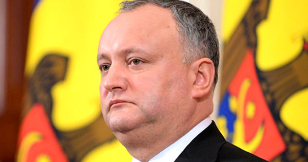 Додон высказался за отмену ограничений на российские телеканалы.