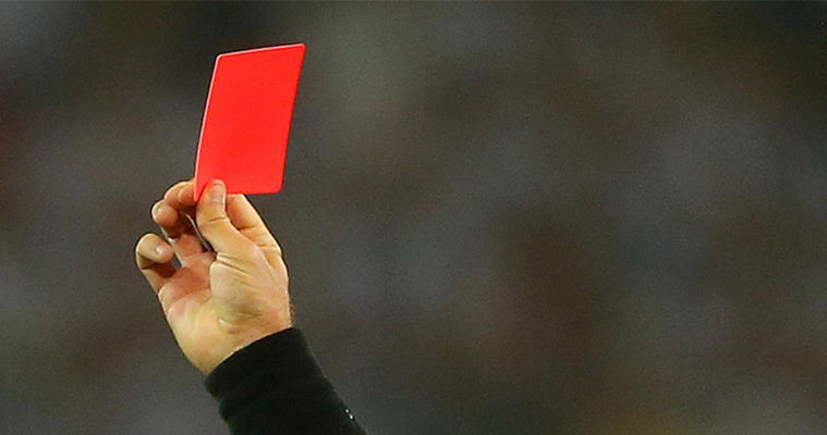 Un arbitru din Brazilia a arătat 23 de cartonașe roșii într-un singur meci de fotbal.