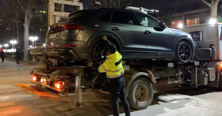 Неправильно припаркованный автомобиль